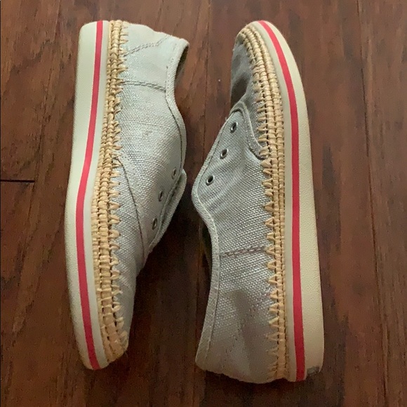 BOUTIQUE 9 Espadrille Sneaker in Siver/Grey | Size 7.5 - Picture 5 of 7